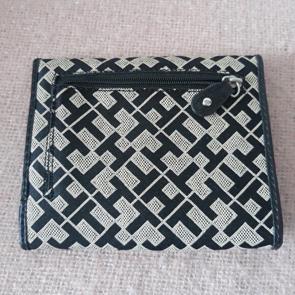 Tommy Hilfiger Tri-fold Wallet with TH Logo, Black and Beige.  NWOT - Picture 3 of 6